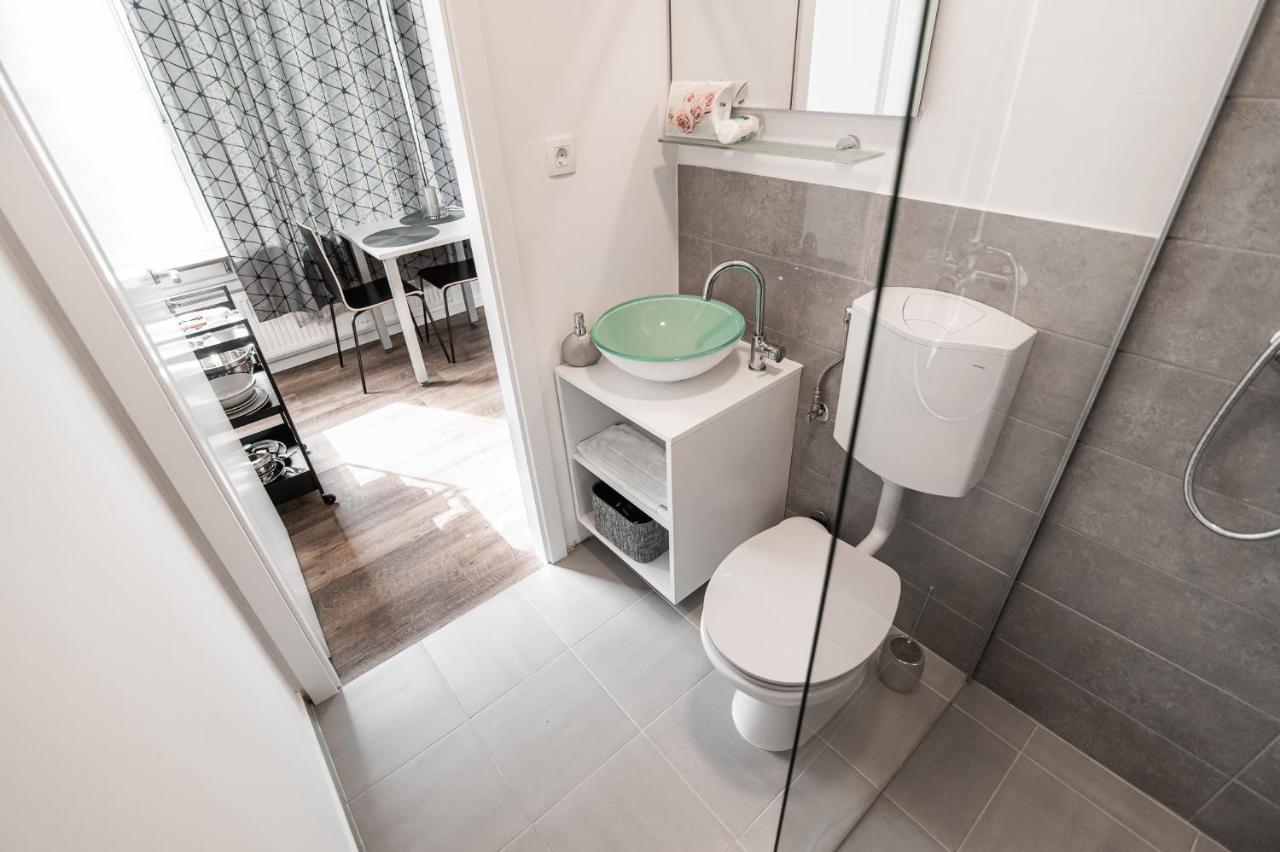 Oxford Apartma *